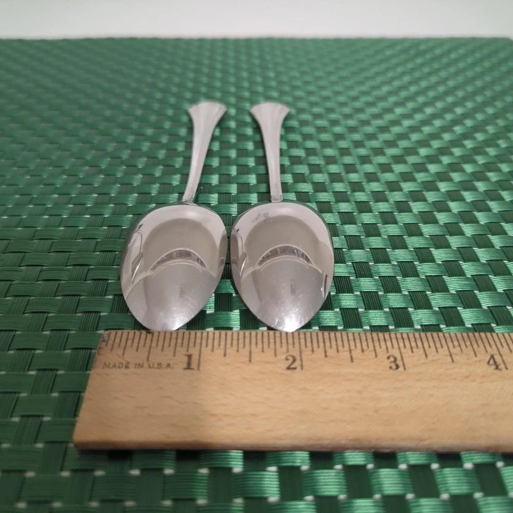 Oneida set teaspoons